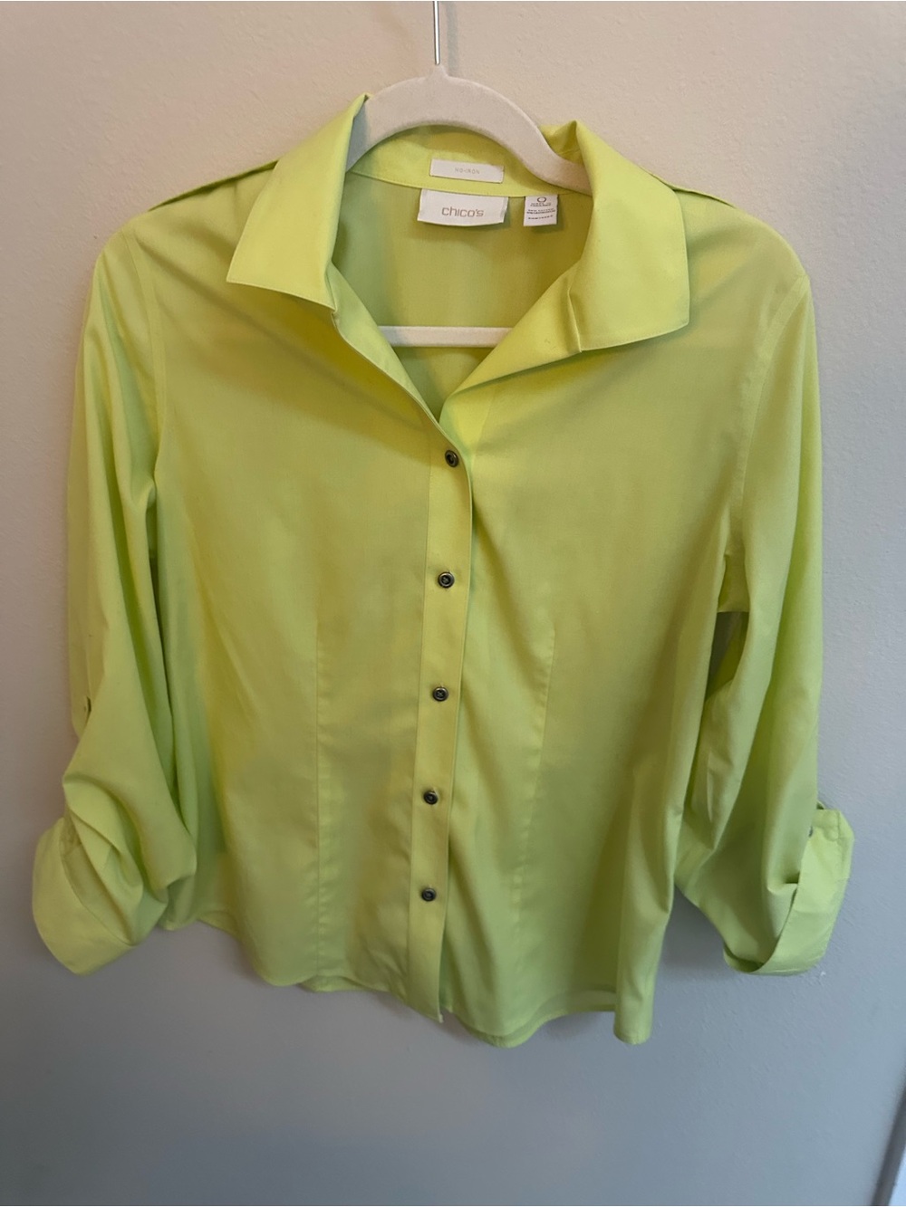 Chico’s No-Iron Blouse Size 0 Chartreuse Green Cotton Button Front